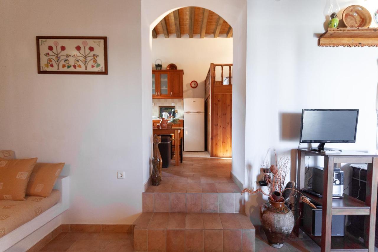 Batu Vacation House Monolithos  Экстерьер фото